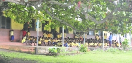 Barna på den franske skolen i Lamap